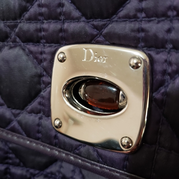 6️⃣5️⃣0️⃣Auth Lock Medium tote nylon cannage - Picture 10 of 15